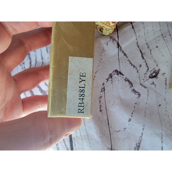 Rucinni Jeweled Trinket Box Filigree Grape Vine Leaves Gold Ring Gift - Picture 10 of 13